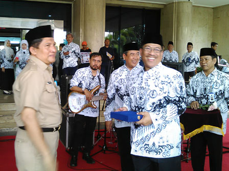 Pencarian PGRI Garut - Persatuan Guru Republik Indonesia Cabang Garut